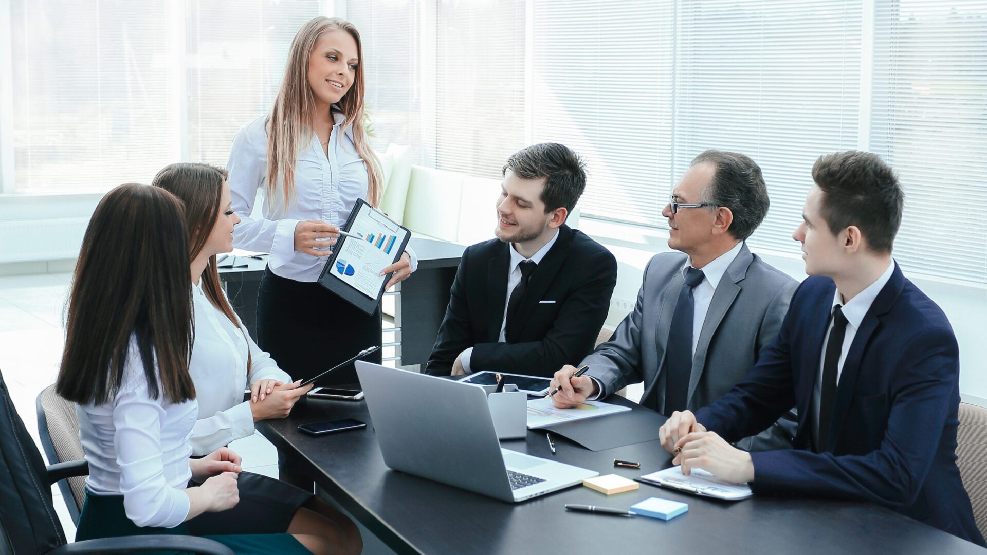 Phân biệt sự khác nhau của trợ cấp thôi việc, trợ cấp mất việc làm và trợ cấp thất nghiệp